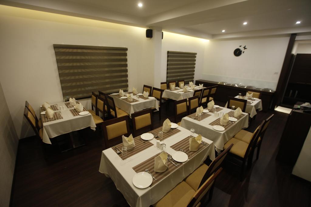 Brownstar Boutique Hotel Madras Buitenkant foto