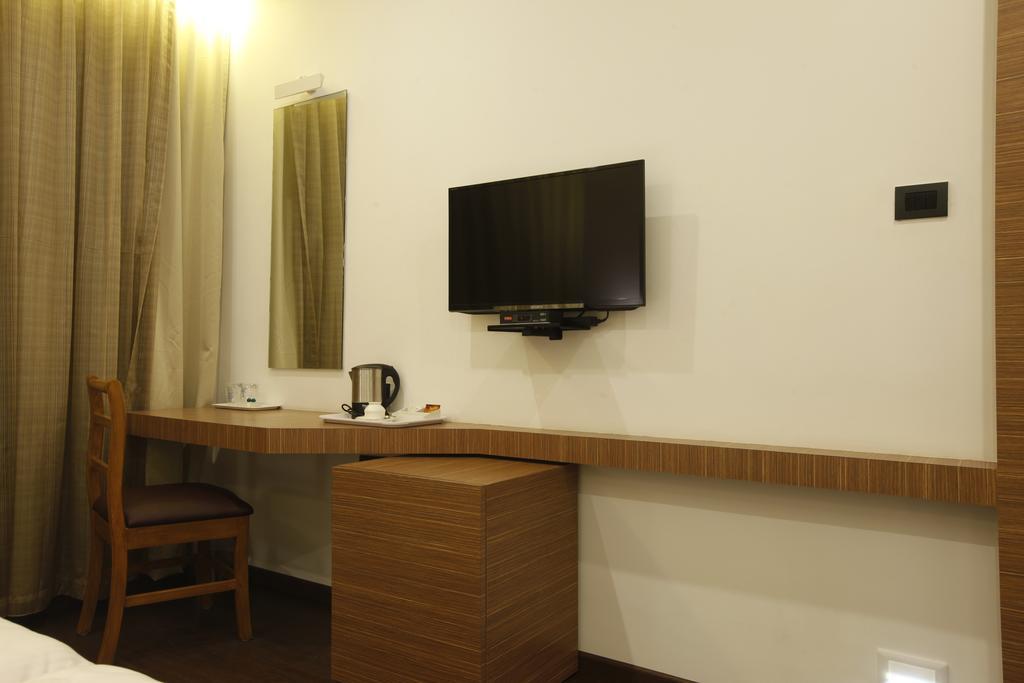 Brownstar Boutique Hotel Madras Kamer foto