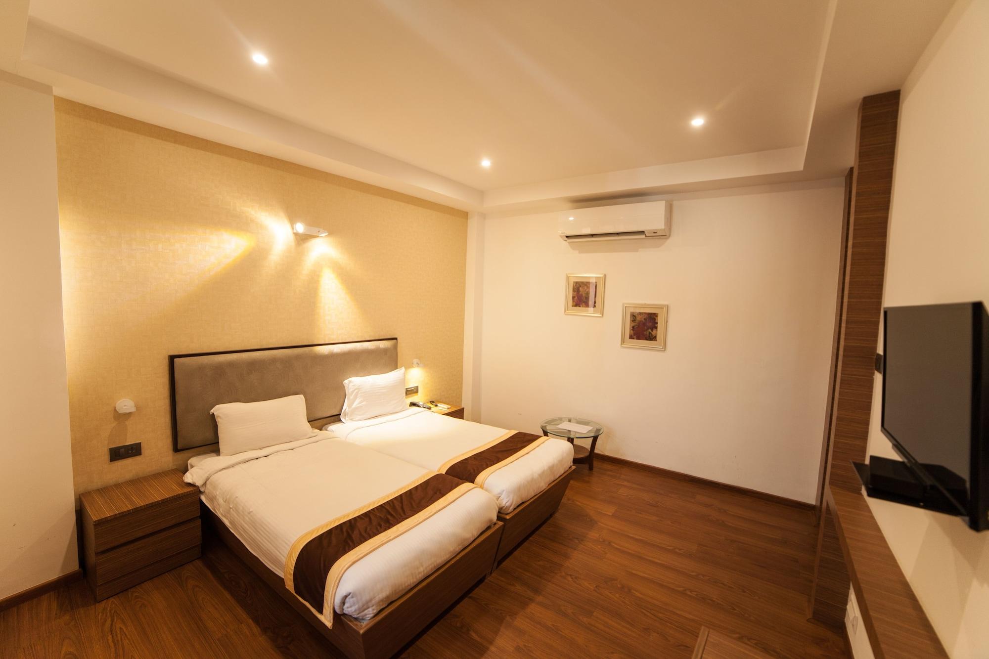 Brownstar Boutique Hotel Madras Buitenkant foto